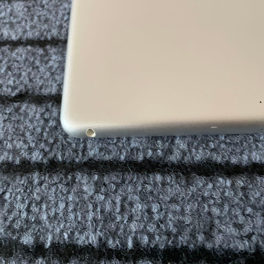 40 iPad 6世代 128GB Wi-Fi シルバー