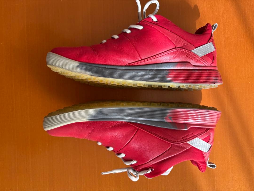 エコ　ゴルフシューズ　赤　２４cm