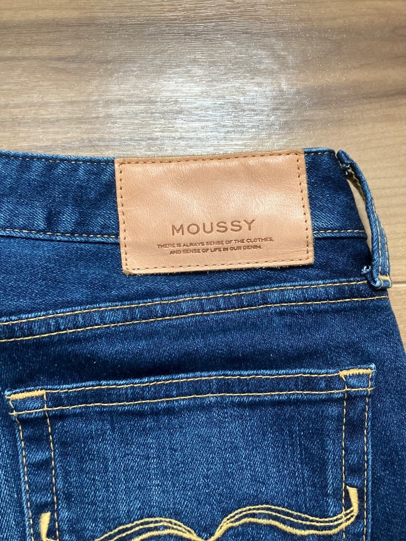 N出品未使用級moussy WFリバーススキニーデニム27インチブルー