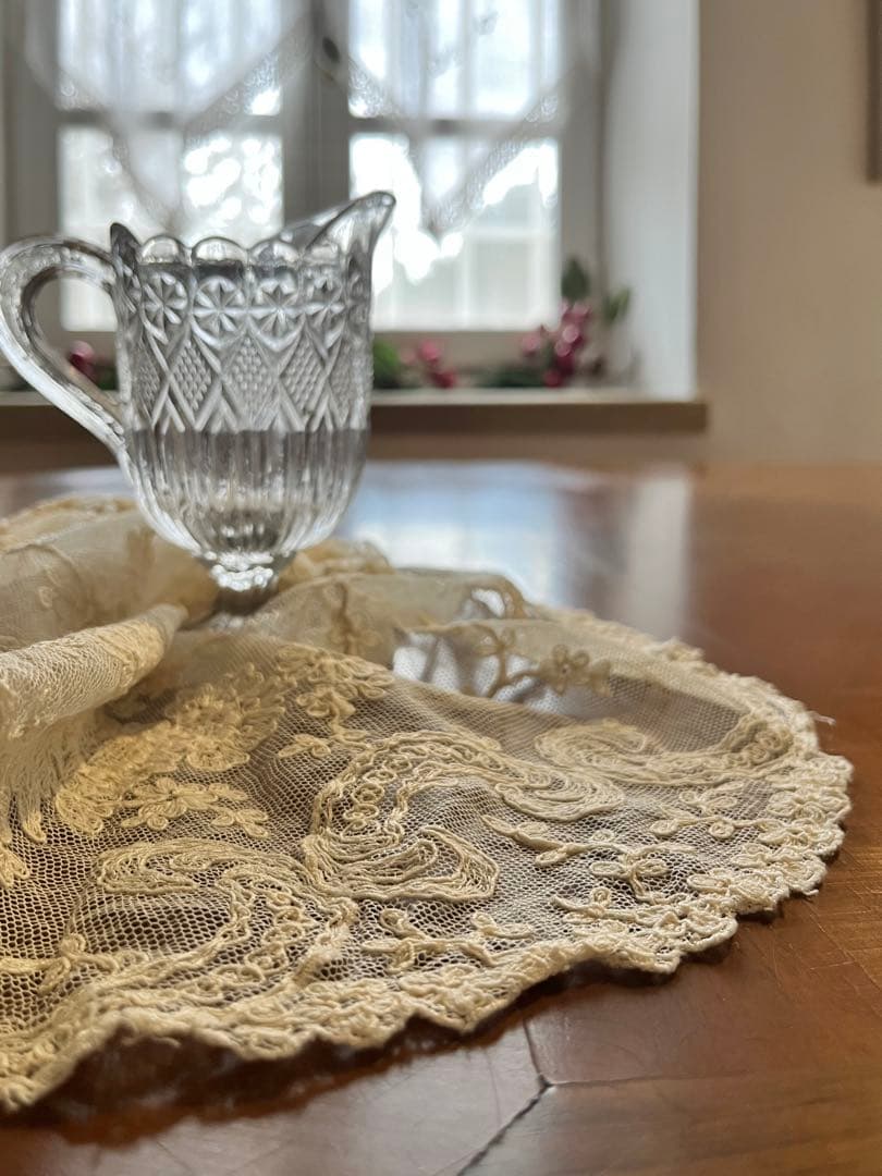 ◆フランスアンティーク｜美品チュールレーステーブルセンター花刺繍フリルクリーム