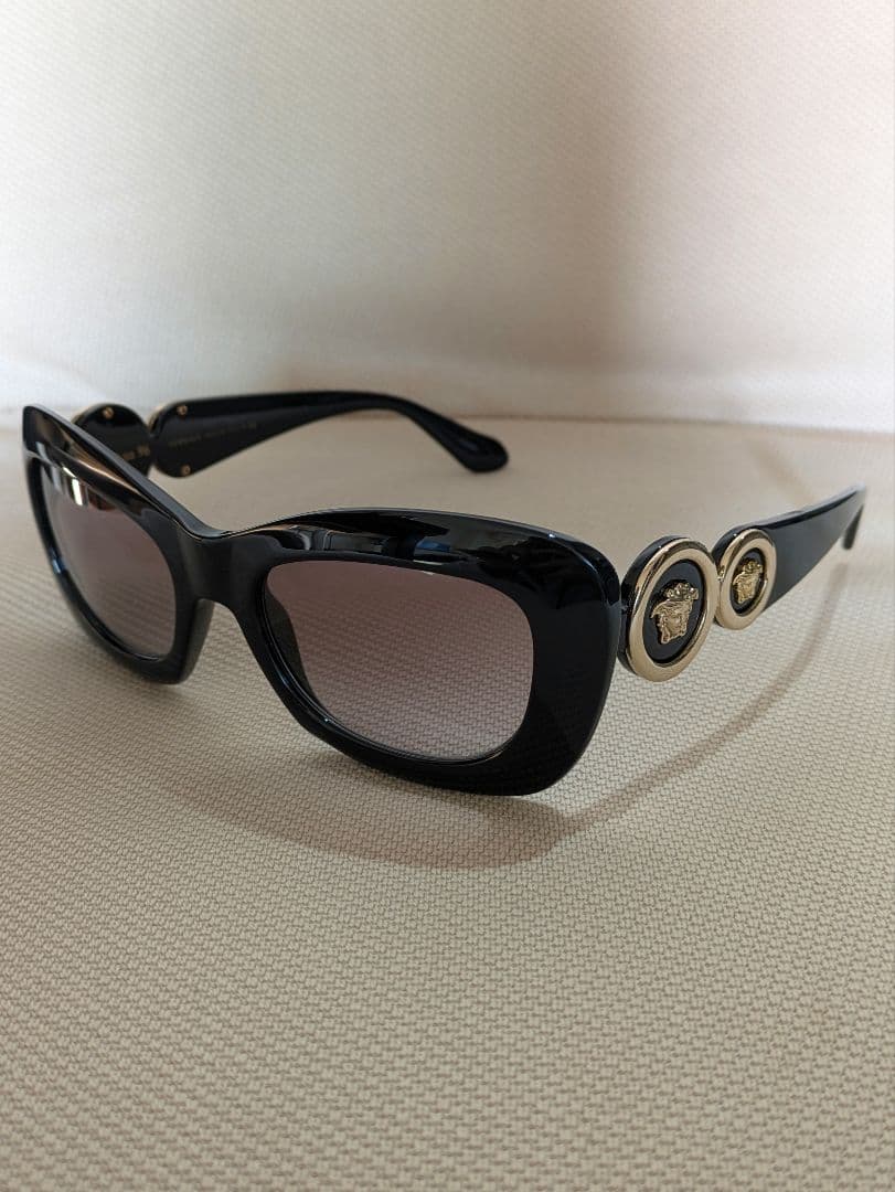 Versace ヴェルサーチ サングラス ケース、その他付属品付き