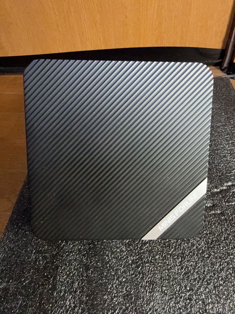 ミニPC MINISFORUM UM690 (Ryzen 9 6900HX)