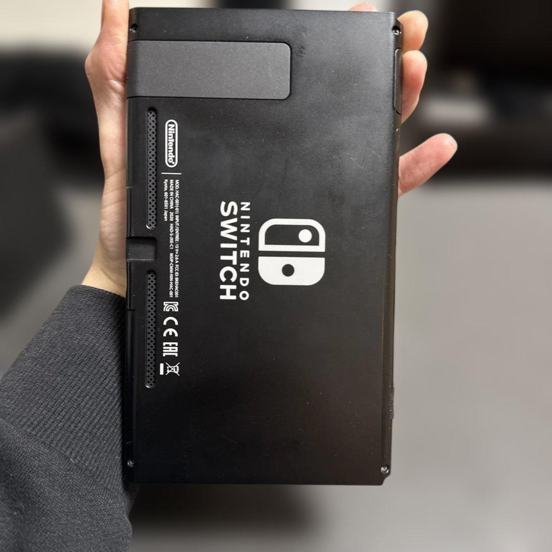 【美品】任天堂Switch